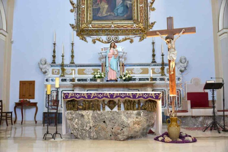 Dettaglio altare